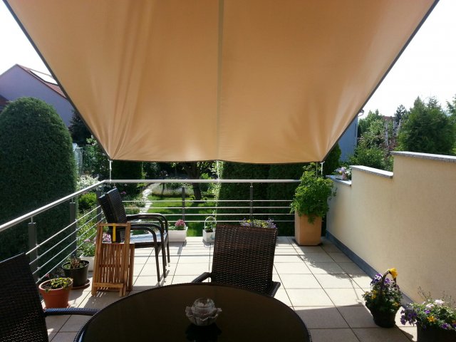 Sonnenschutz für Terrasse in beige