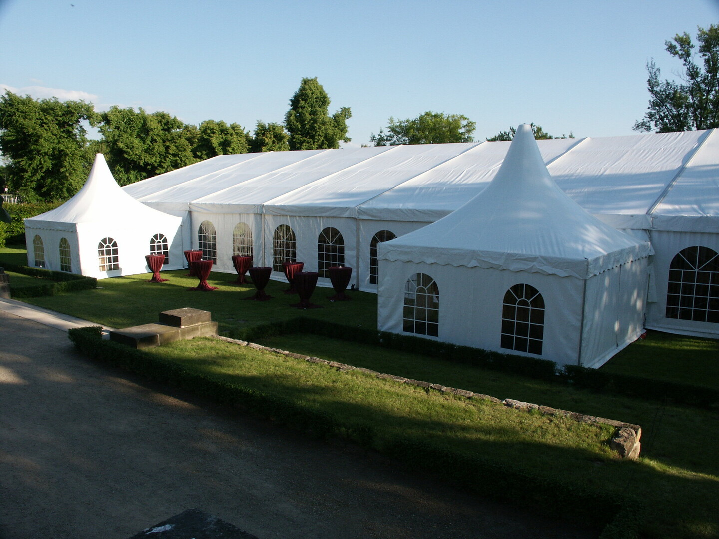 Festzelt mit Pagoden